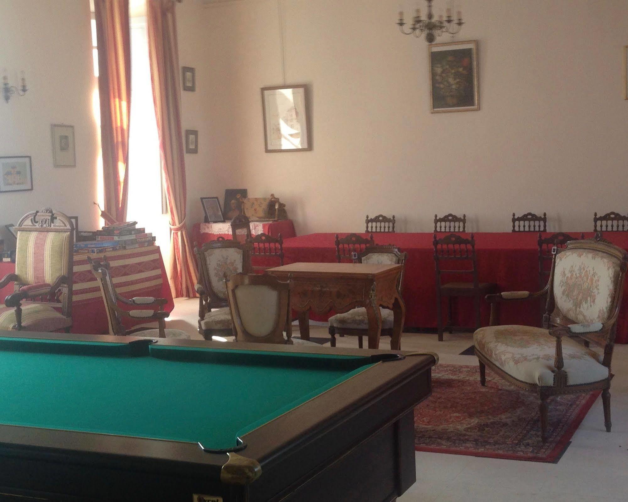 Chateau D'Avanton Esterno foto